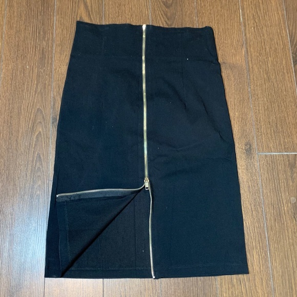 Pencil skirt - Picture 3 of 4